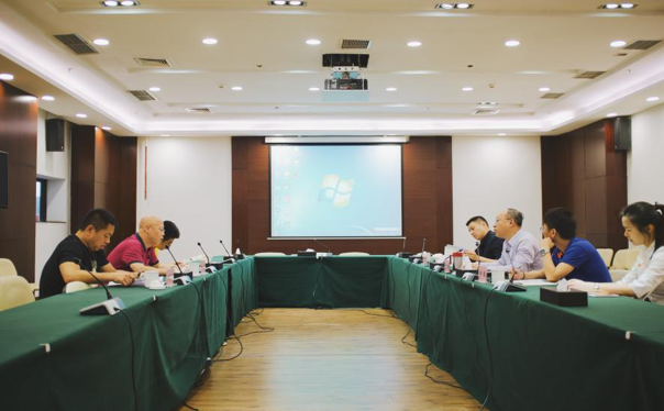 深圳商用顯示系統(tǒng)產(chǎn)業(yè)促進(jìn)會秘書長梁毅一行赴綿陽會展中心交流考察
